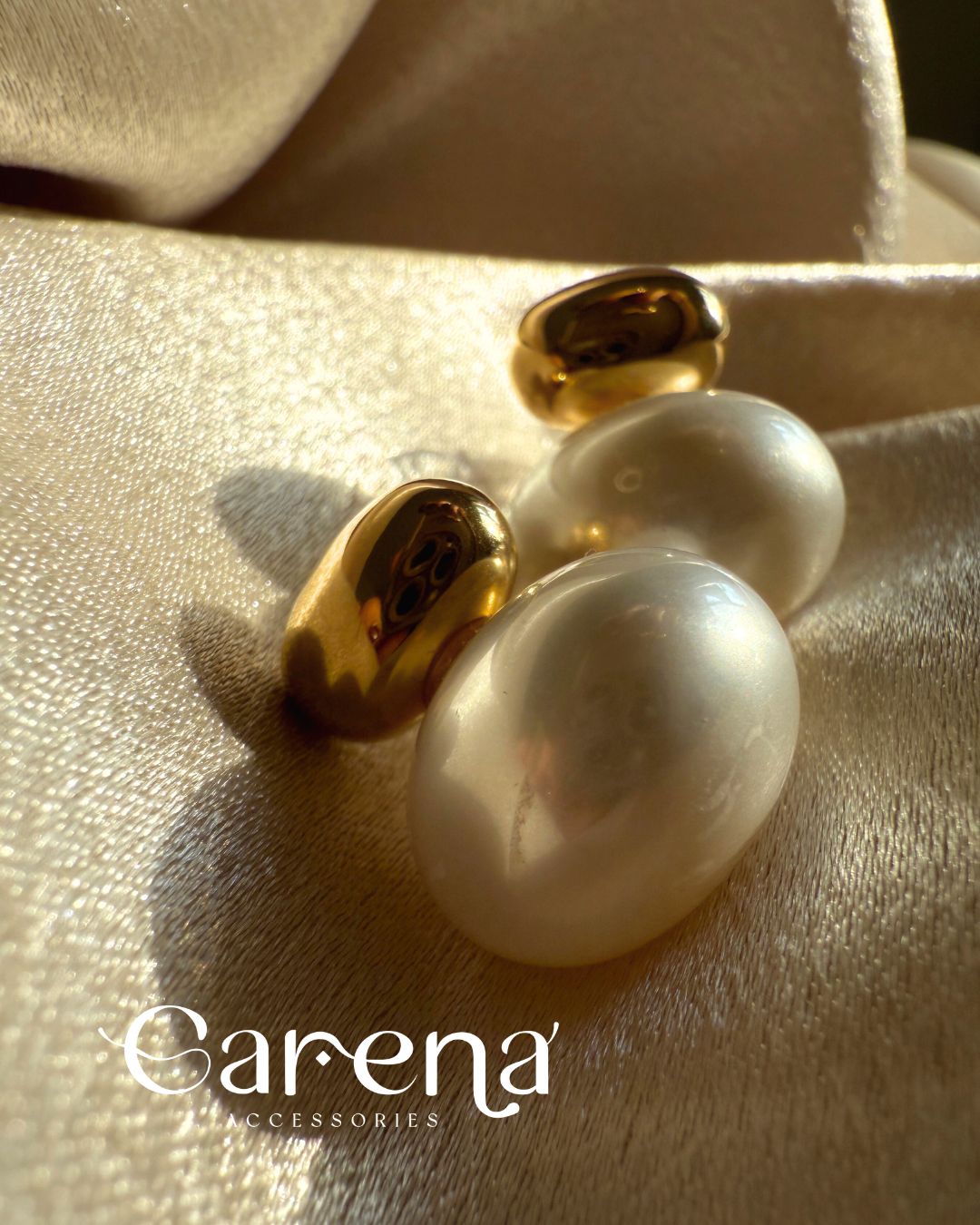 Orb Pearl Earrings