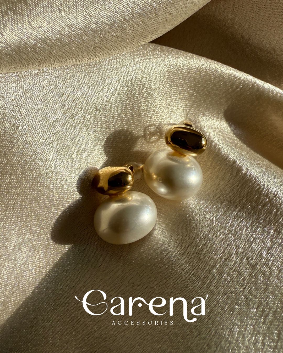 Orb Pearl Earrings