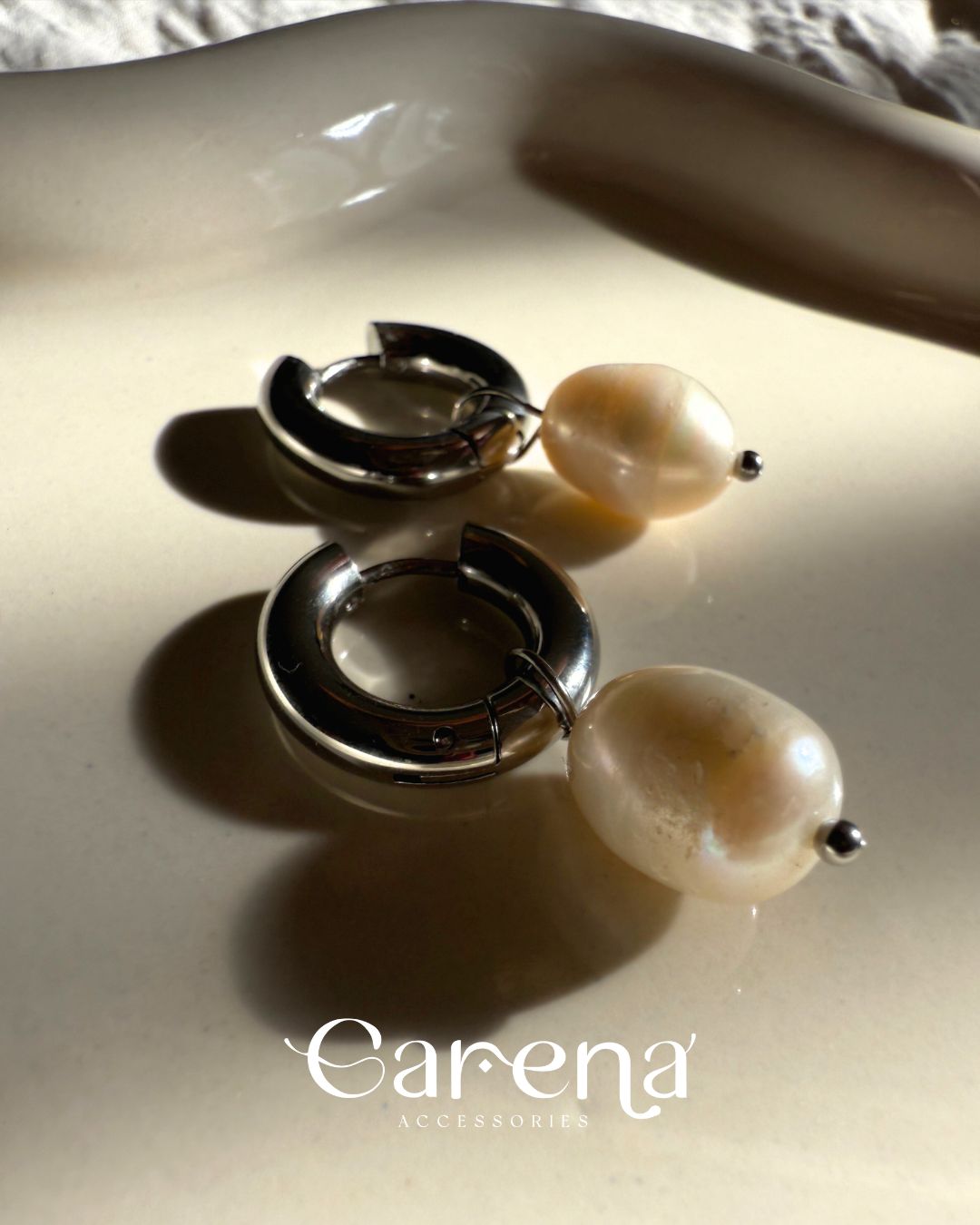 Pearl Kiss Hoop