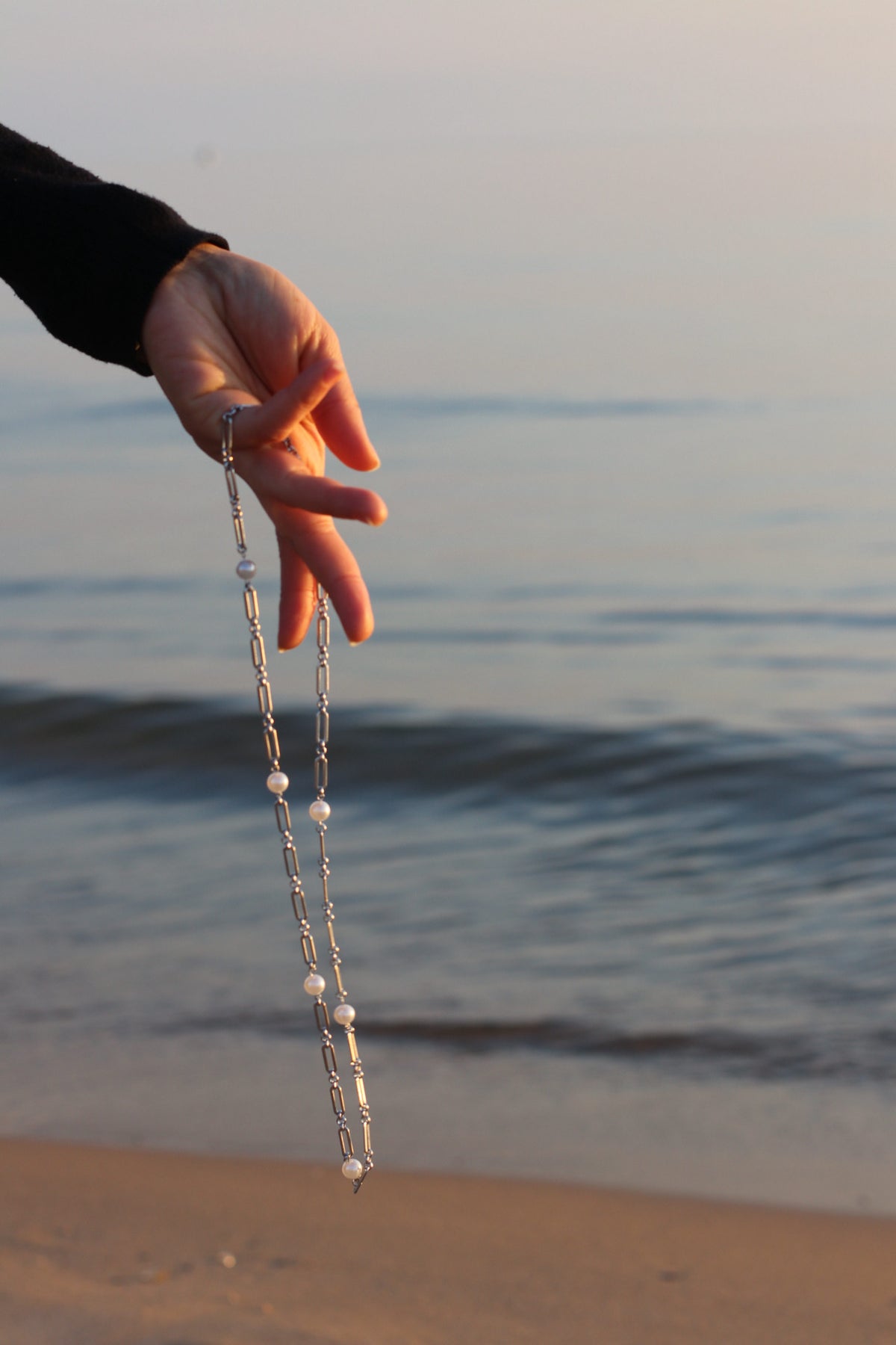 Unchained Pearls Necklace