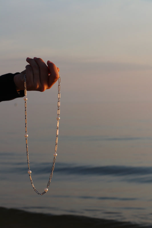 Unchained Pearls Necklace